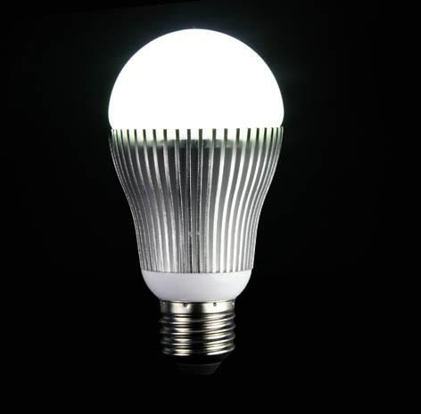  Techlight 3452 E27 6W 85V - 265V LED fényforrás meleg fehér /73706/(60 W-os hagyományos izzó) 