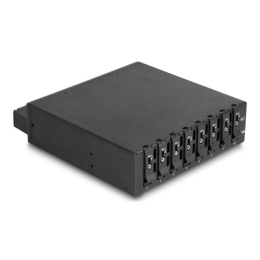 Delock 5.25  mobil állvány 8 x M.2 NVMe SSD-hez vékony SAS SFF-8654 konnektorokkal (47129)